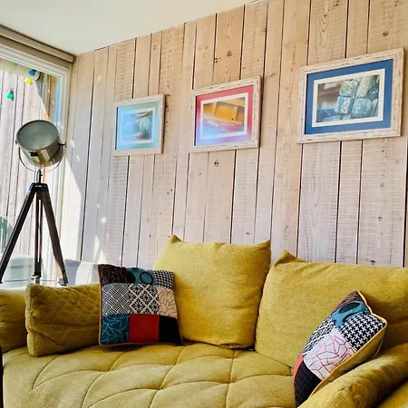 La - T3 Avec Terrasse Plein Centre Lr *