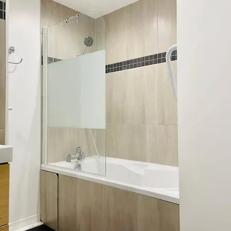 Apartment La - T3 Avec Terrasse Plein Centre Lr