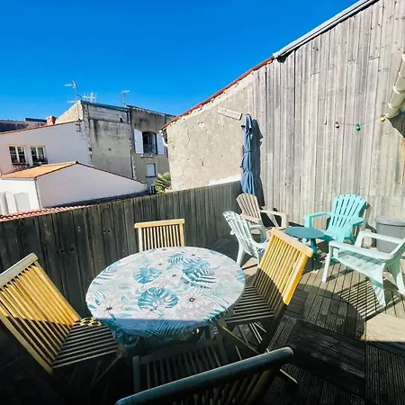 La - T3 Avec Terrasse Plein Centre Lr * Λα Ροσέλ