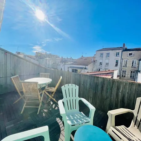 La - T3 Avec Terrasse Plein Centre Lr * Λα Ροσέλ