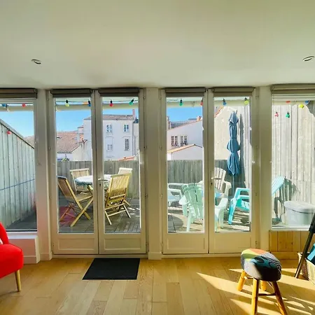 La - T3 Avec Terrasse Plein Centre Lr 아파트