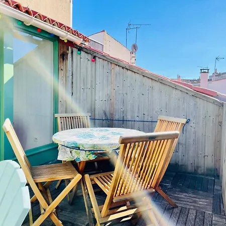 La - T3 Avec Terrasse Plein Centre Lr