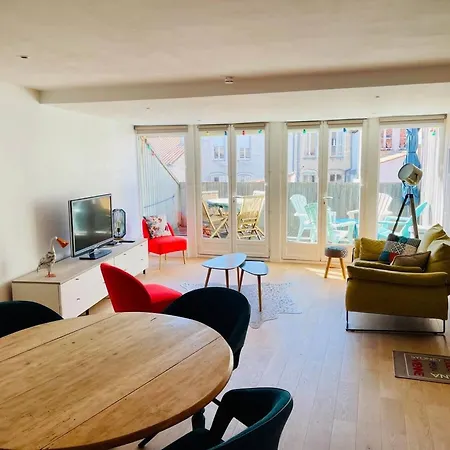 La - T3 Avec Terrasse Plein Centre Lr 라로셸