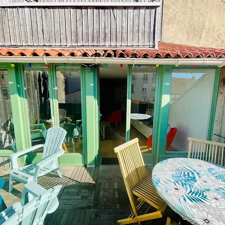 La - T3 Avec Terrasse Plein Centre Lr